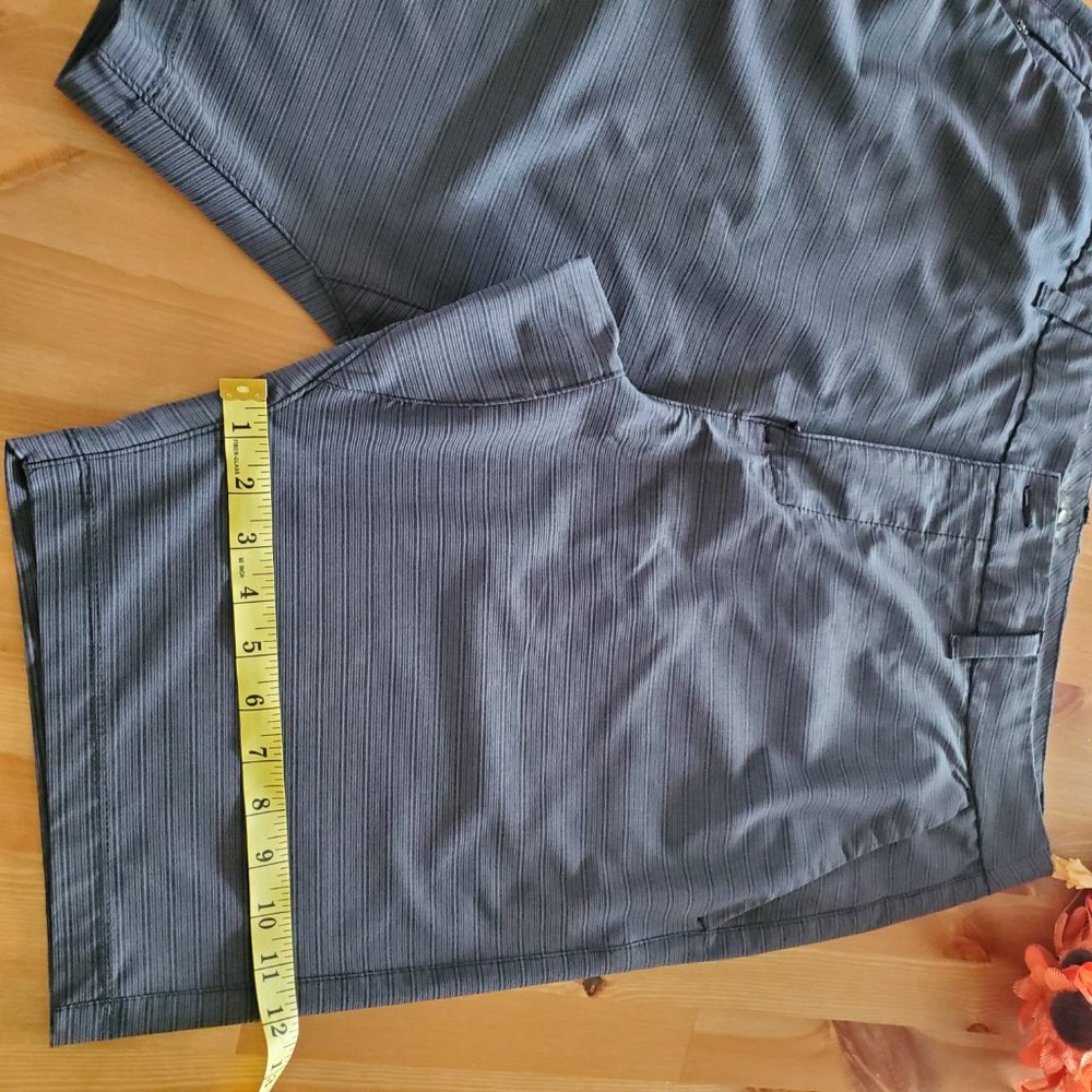 Hang Ten Wharf 21" Hybrid Shorts For Men - Picture 10 of 13